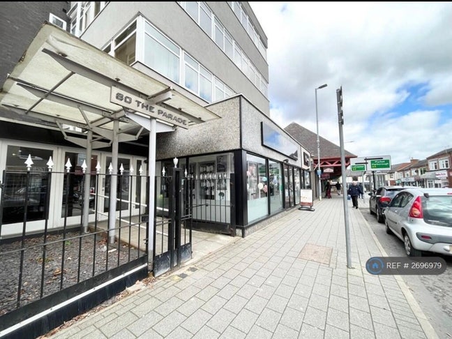 Double room available  Main Photo