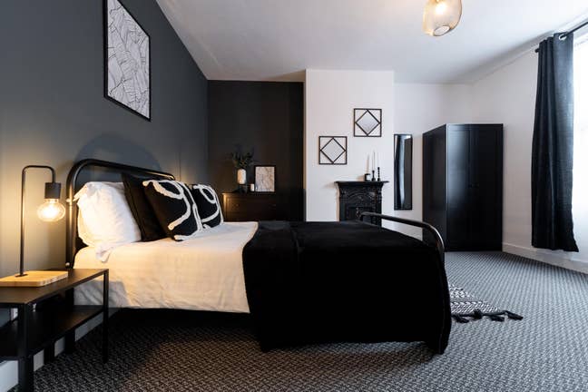 Room to rent in 2 bed house Main Photo