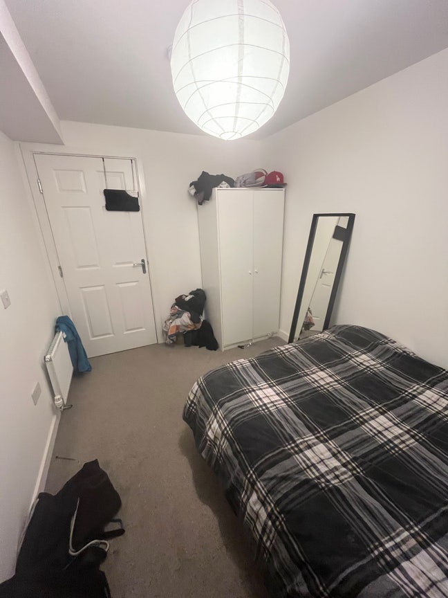 Clean & Cozy Double Room in Modern Flat Main Photo