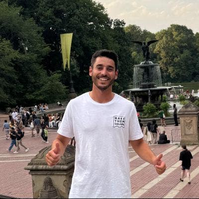 28 yr professional seeking friendly houseshare Main Photo