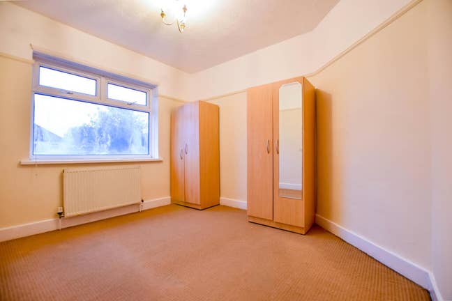 Room for rent  Main Photo