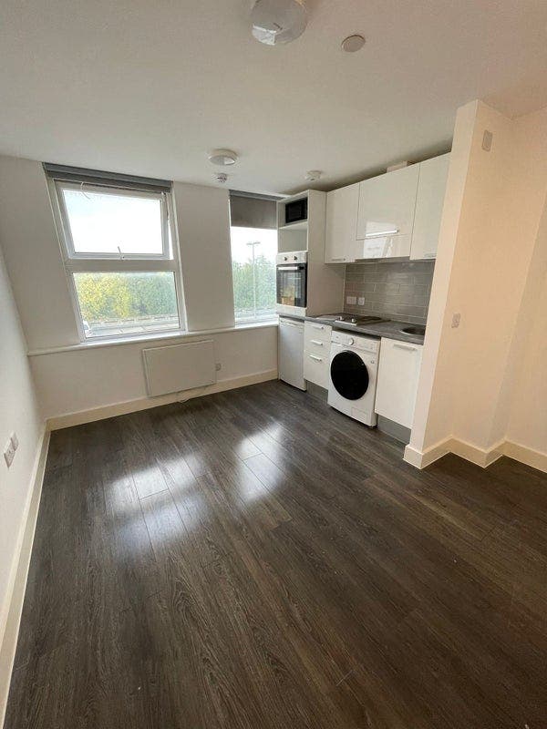 Studio from £595pm – December Special Offer Only Main Photo