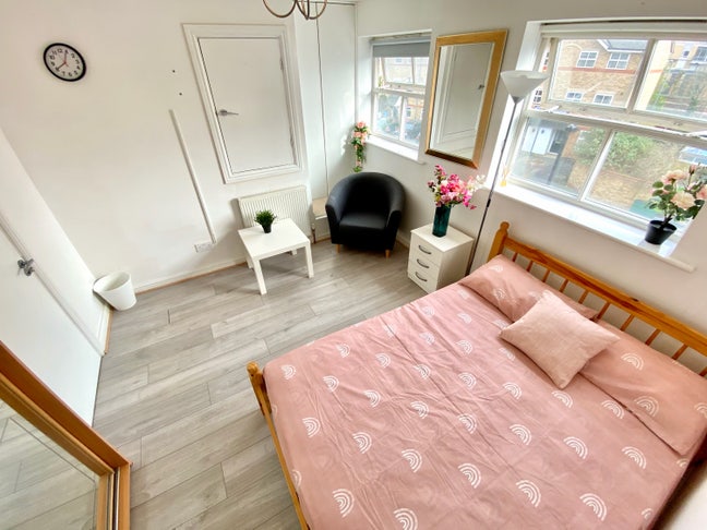 Spacious room in Westferry Main Photo