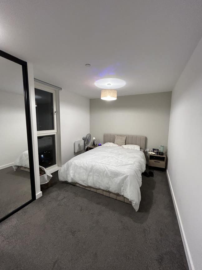 Spacious, Modern 1 Bedroom in 2-Bed Flat  Main Photo