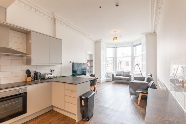 Looking for a new flatmate Main Photo