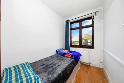 Single Room Main Photo