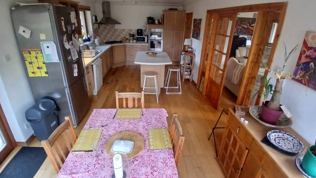 Double-bed room - for 1 person only. Shared house Main Photo