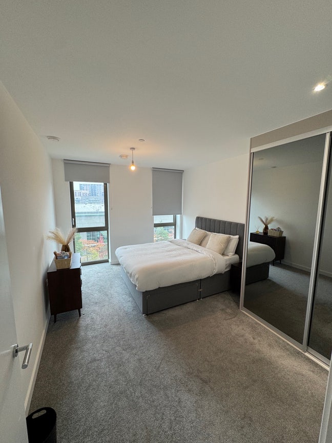 Cozy En-suite double room in E16 Main Photo
