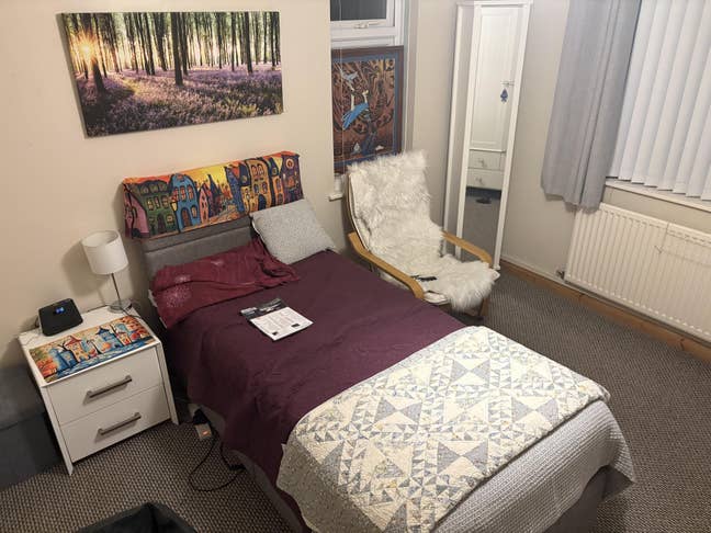Large room available in a very quiet and safe loca Main Photo