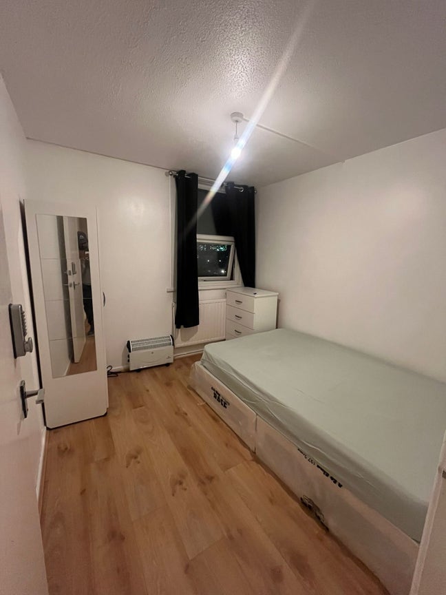 Hurry! Double Rooms in N18 – All Bills In* Main Photo