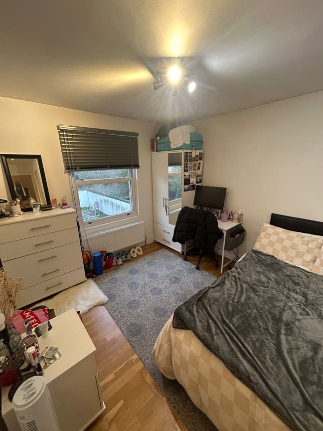 Double Ensuite Bedroom - Finchley Rd  Main Photo