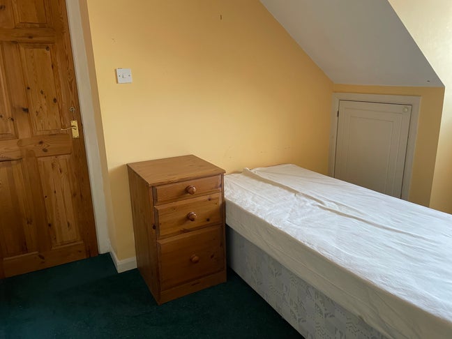 Room for Rent in Ashford TW15 Main Photo