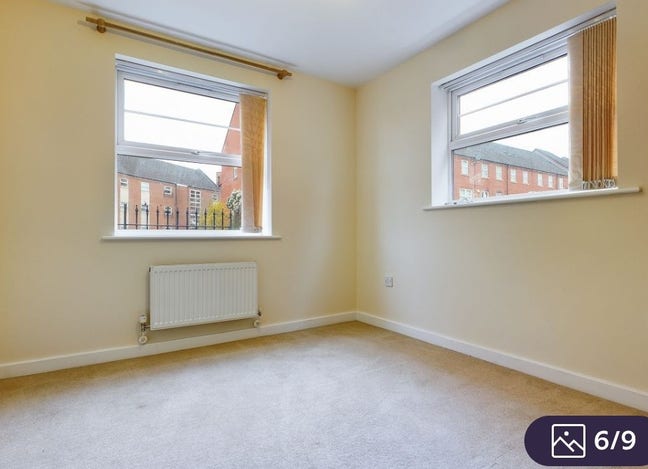 Modern Apartment near City Centre/ Abbey Park Main Photo