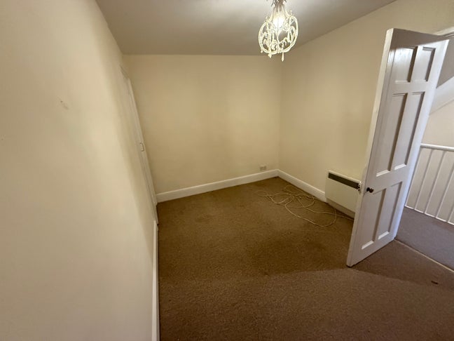 Good sized bedroom available  Main Photo