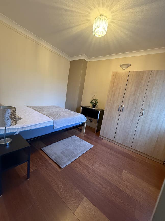 Double room in Surbiton, bills included Main Photo