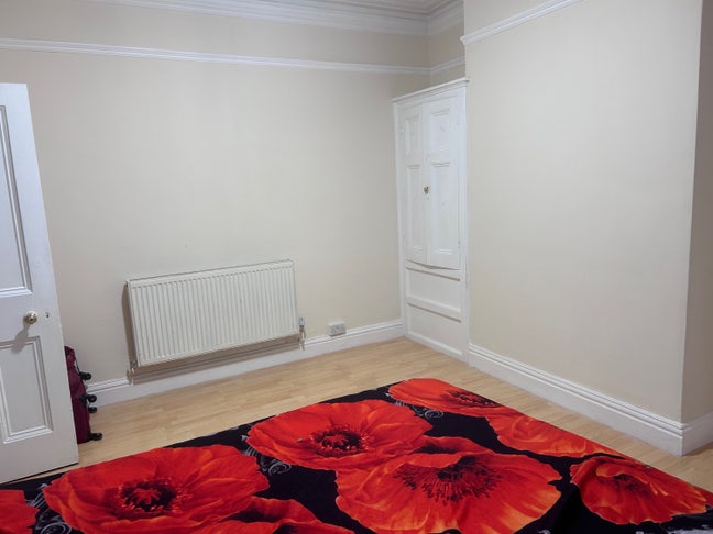 Single room for rent Main Photo