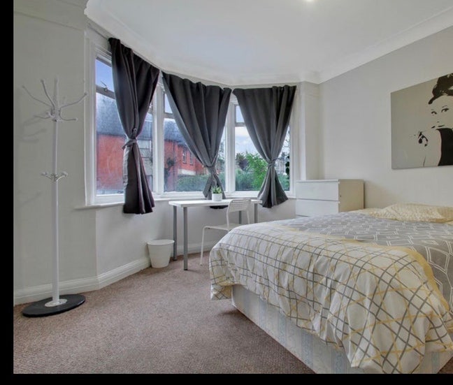 Double room Short term let 22 Dec to 13th Jan  Main Photo