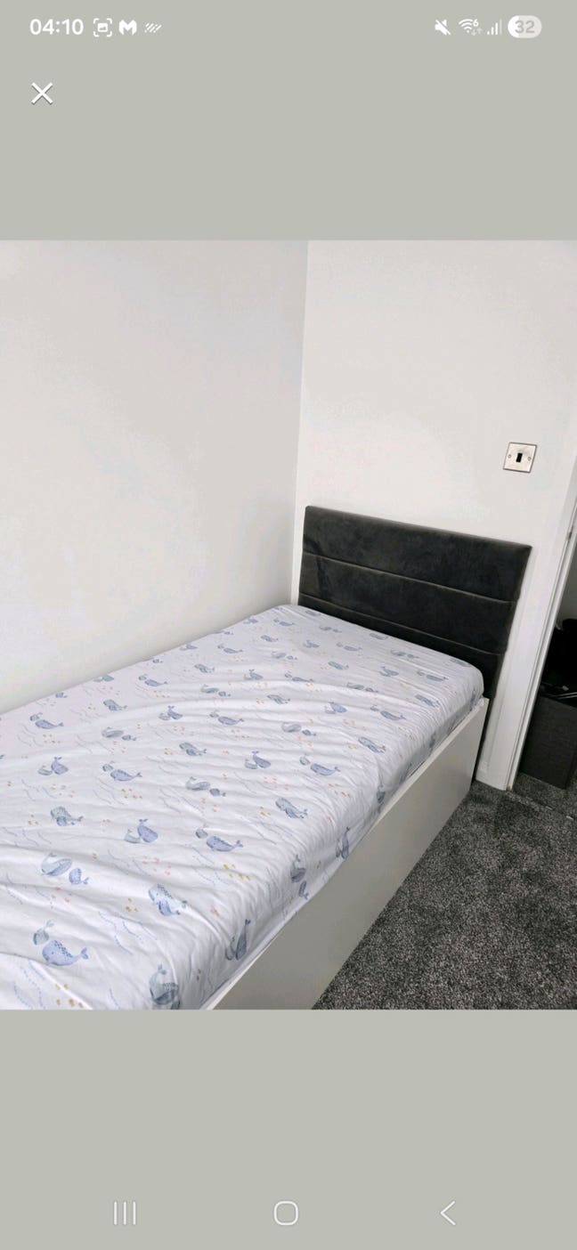 Box room for females only Main Photo