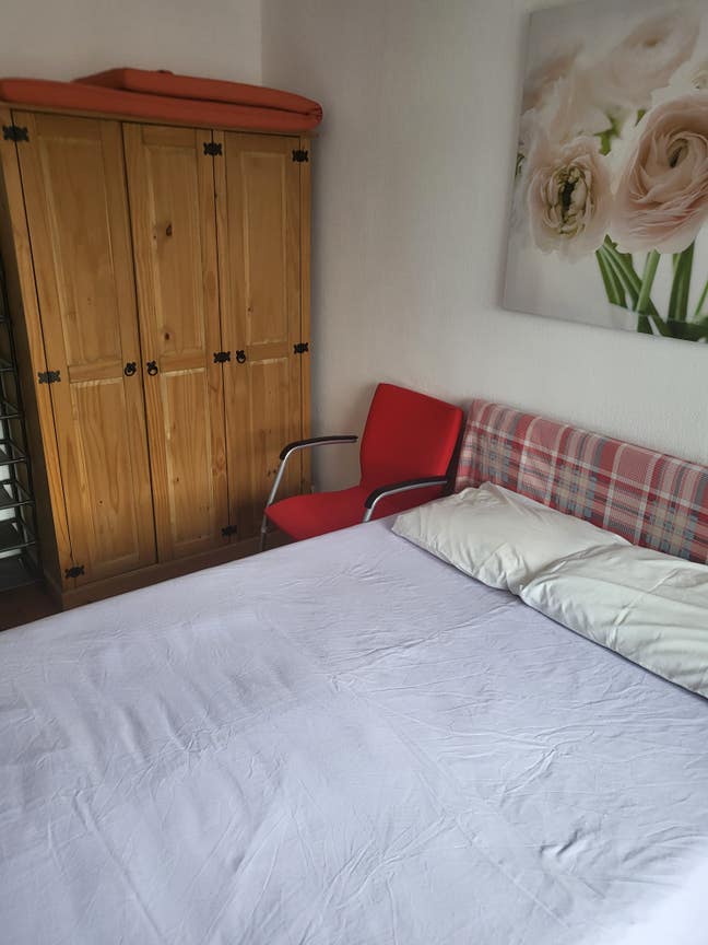 Room to rent Main Photo