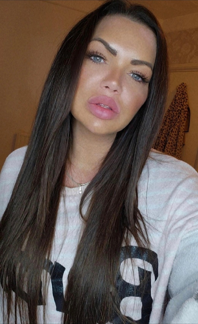 ROOM WANTED URGENTLY Main Photo