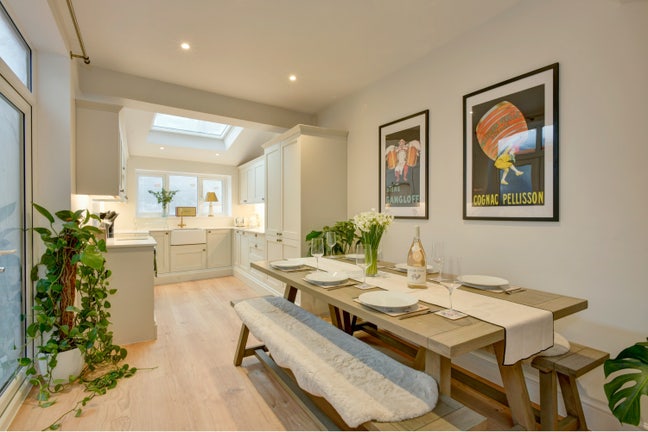 En-Suite Rooms in Stunning New Home Main Photo