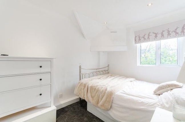 King Bedroom All Bills Included Main Photo