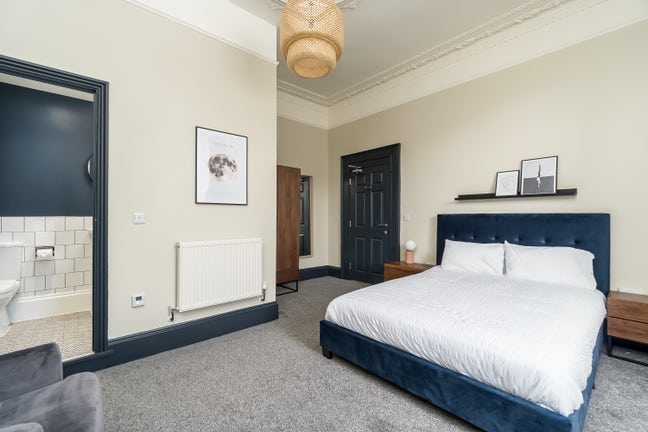 Large Double Ensuite Room - Mutley  Main Photo