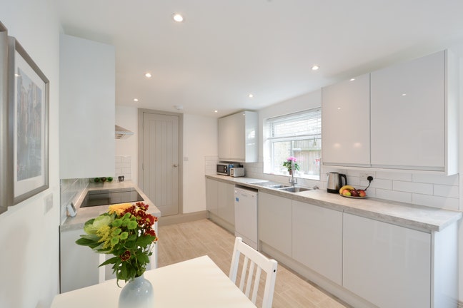 5 Double Ensuite's Available - Surrey Quays Main Photo