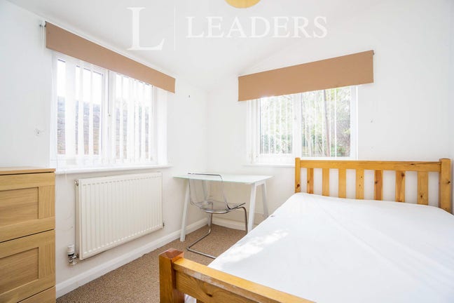 Room to Rent - Gladstone Avenue Main Photo