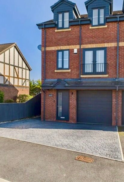 Beautiful Double Room in High-End Townhouse – FY6 Main Photo