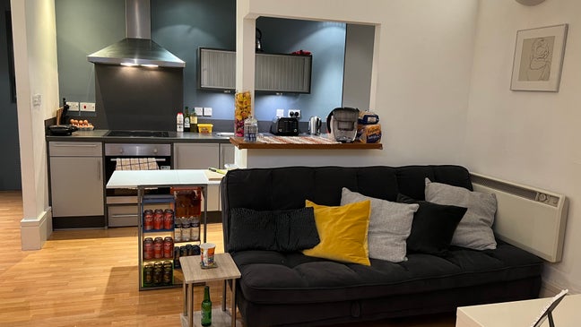 A room available for January 225£ pw Main Photo