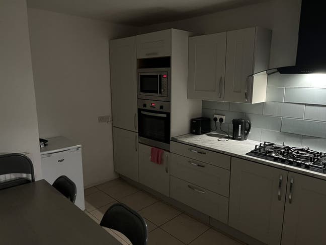 Eric Street, Room to Let 2Min from Mile End Tube Main Photo