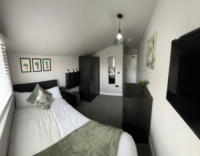 💎 High End Double Bedrooms! £0 Deposit Main Photo