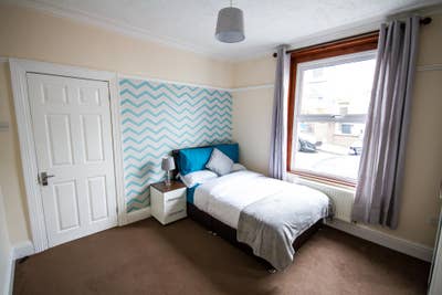Huge double bedroom in an incredible location!!! Main Photo