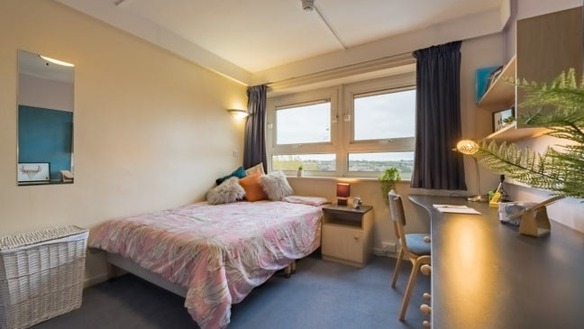 Looking for tenancy takeover-students only Main Photo