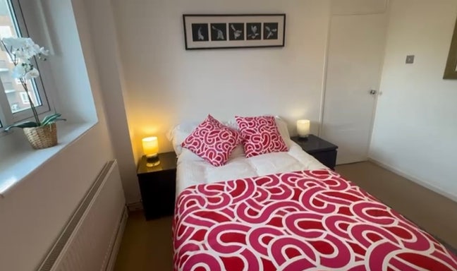 Double Room Stockwell Bills inc.  Main Photo