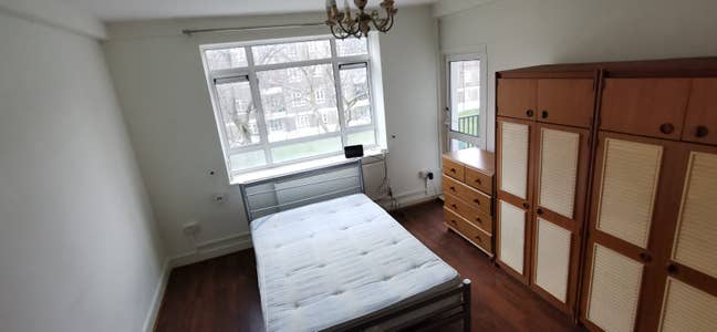 £990 IncBills L.Double/Balcony WhiteCity Impeiial Main Photo