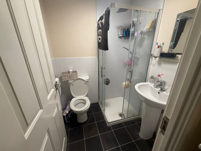 Lovely En-Suit Room for Rent in Hatfield Main Photo