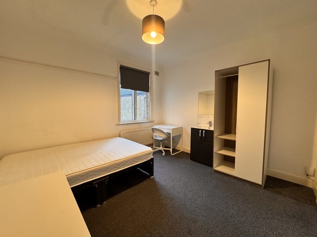 Furnished Double Room  Main Photo