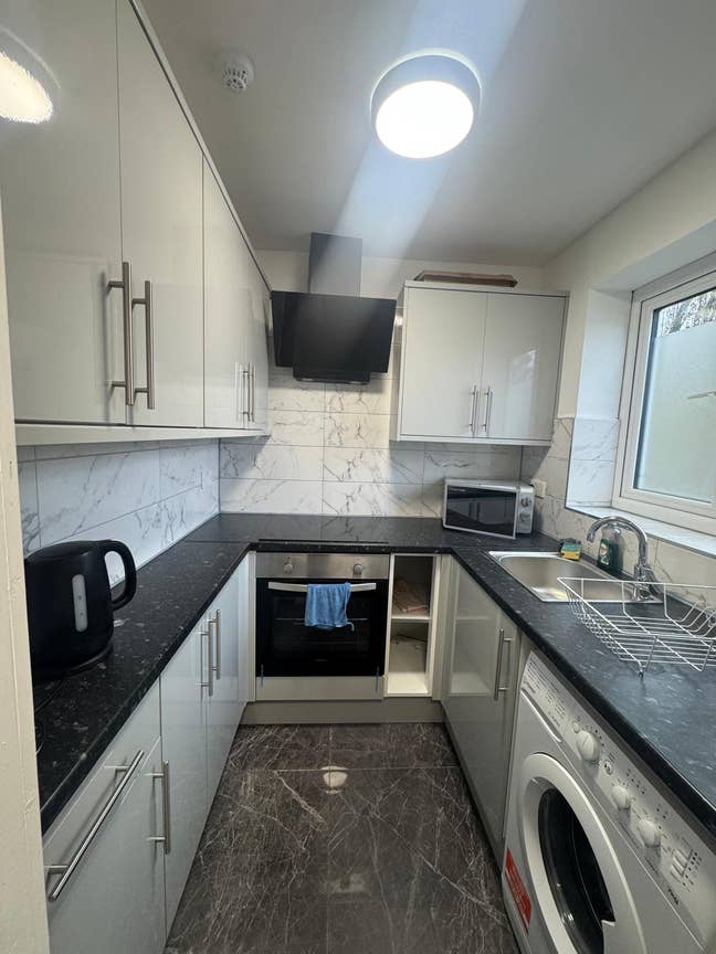 *Rooms To Let  Available* Main Photo