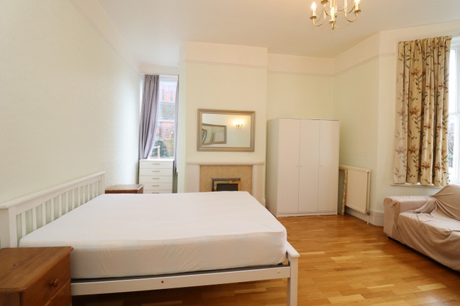 Prime West Hampstead- Room Available Now!!! Main Photo