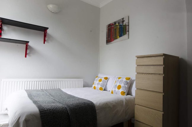 Ensuite + double room available in Battersea! ✨ Main Photo