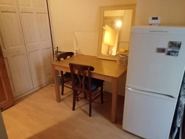 Single and double rooms, handy for Uni and city ce Main Photo