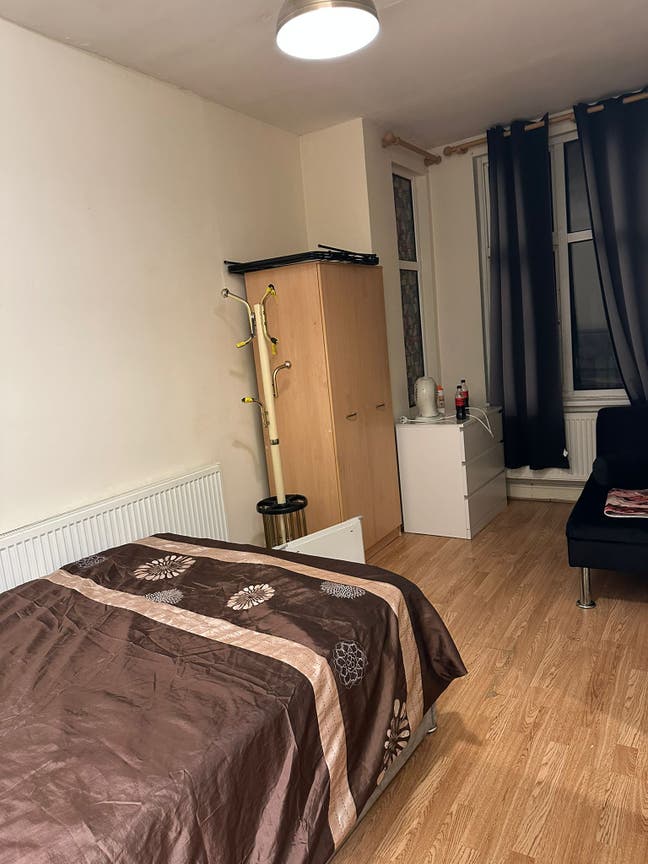 Spacious room to rent in the heart of west london Main Photo