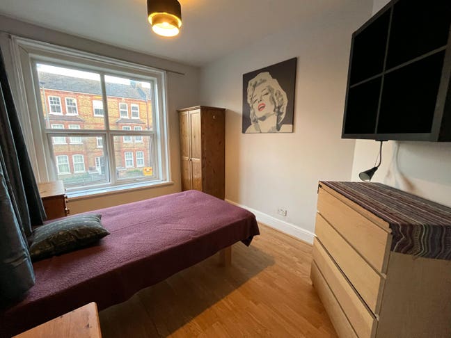 2 lovely rooms available NOW in Battersea ✨ Main Photo