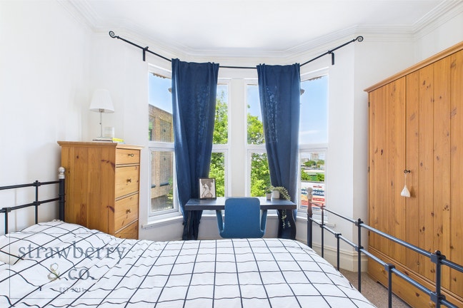 198BR | Temple Meads | Paintworks | Double Ensuite Main Photo