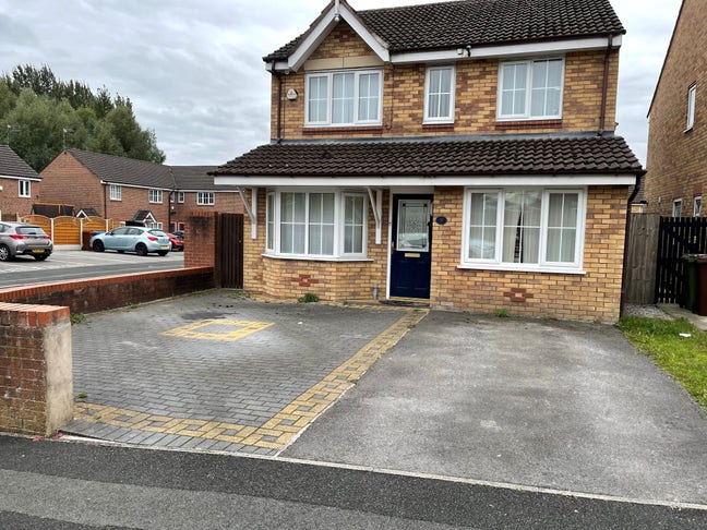 Room in a Shared House, Sandybrook Drive, M9 Main Photo