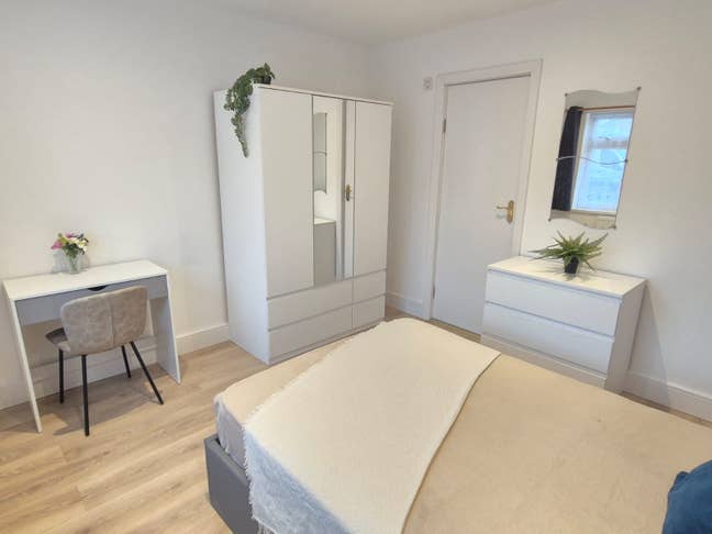 🏡🏡 Brand New En-suite Rooms & Studio 🏡🏡 Main Photo