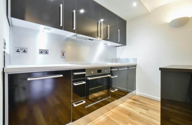 Urgent Flat Share  Main Photo