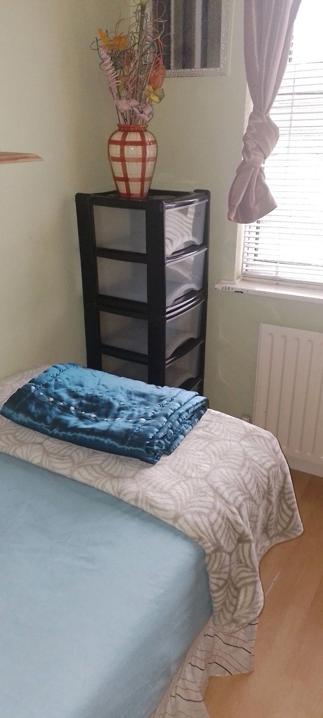 Bedroom and sitting room fully furnished  Main Photo